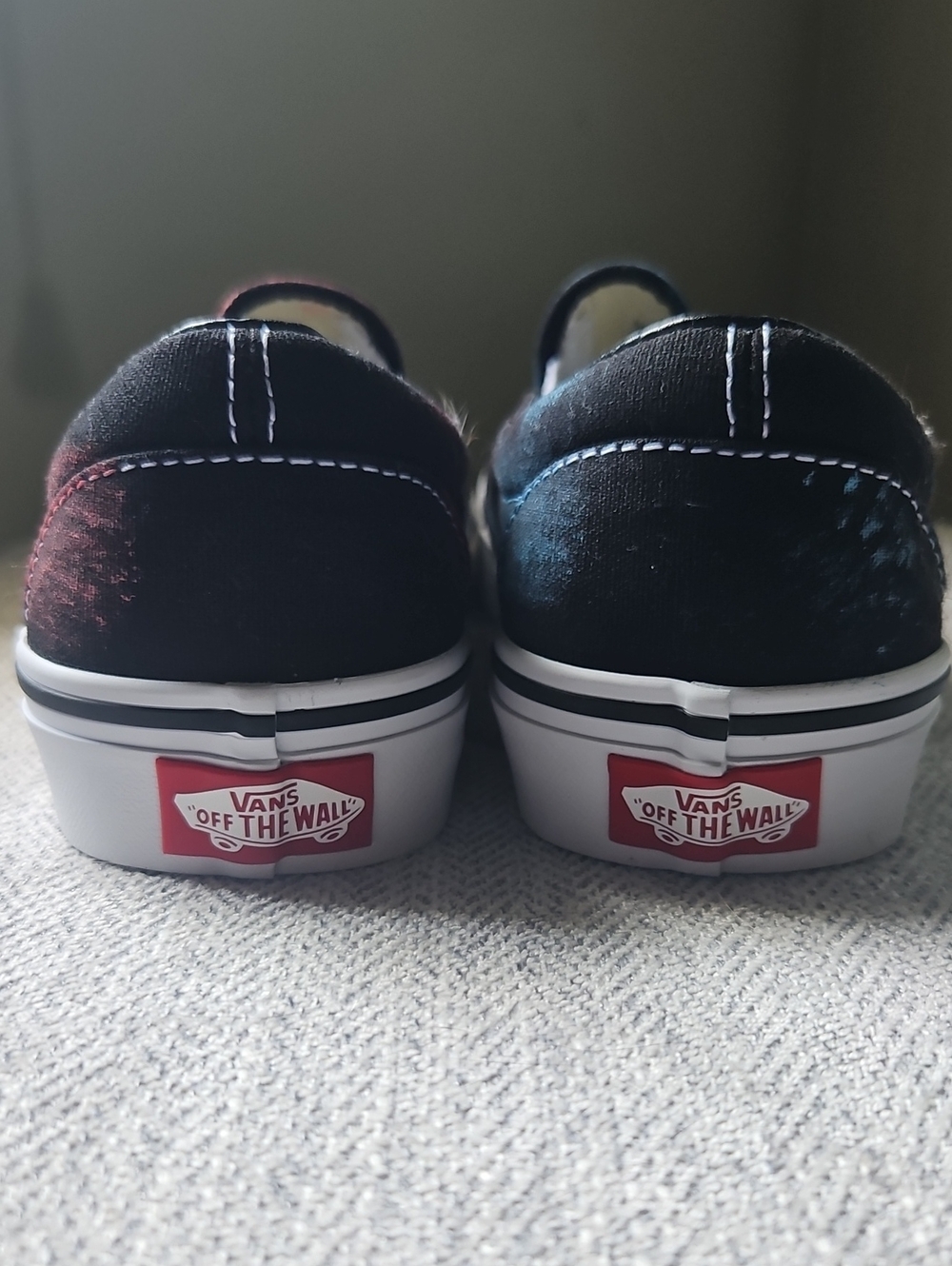 NWOT Vans Alice In Wonderland Slip-On Pair Blue & Red Canvas Sneakers 7W/5.5M - Picture 5 of 9